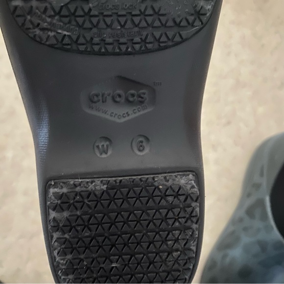 CROCS Womens Neria Pro II Graphic Clog - Picture 3 of 10